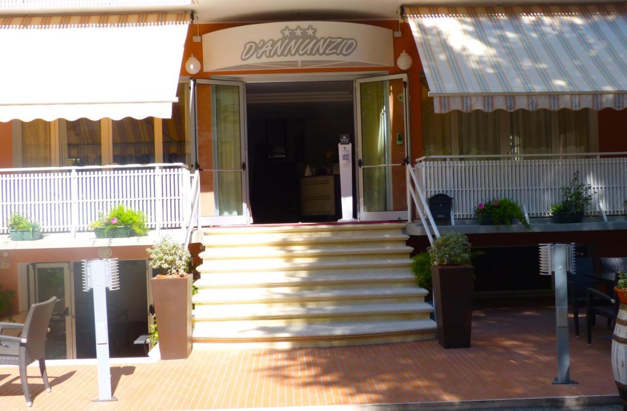 Hotel D'Annunzio Cattolica Bagian luar foto