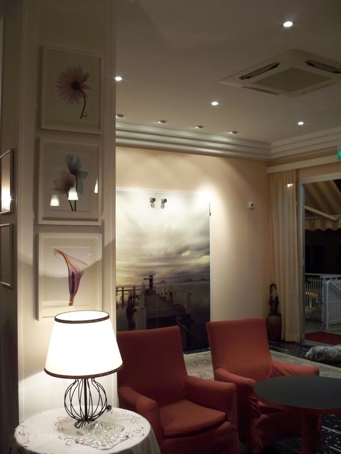 Hotel D'Annunzio Cattolica Bagian luar foto